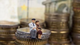 Pensioni, uscita anticipata senza penalità con prestito da restituire in 20 anni
