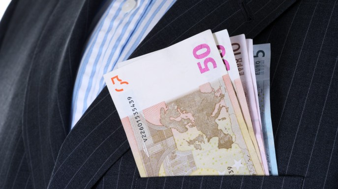 Reddito e ISEE basso: bonus, agevolazioni e sconti che è possibile richiedere