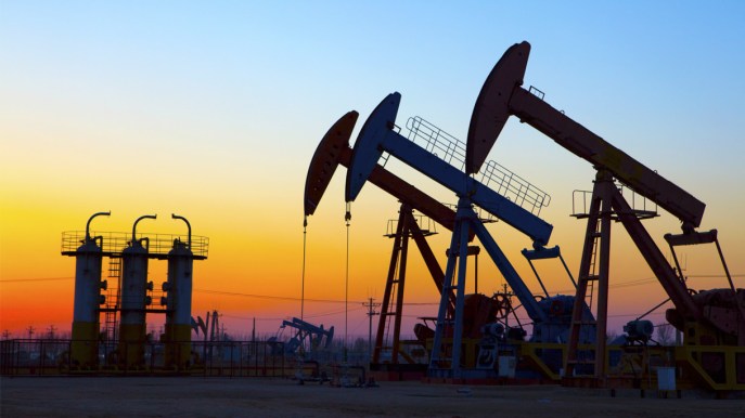 Petrolio: domanda raggiungerà picco nel 2028. Lo scenario