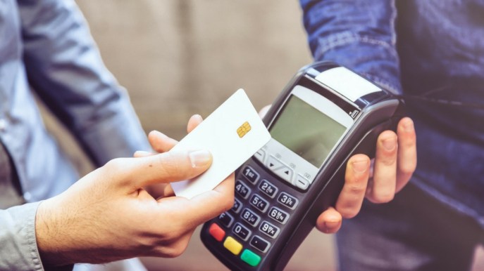 Contante o pagamento elettronico: che succede con resi e rimborsi?