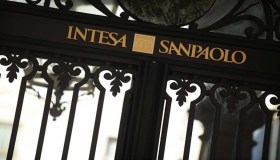 Intesa Sanpaolo, clienti trasferiti su Isybank: caso approda in Parlamento