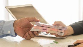 Prestiti imprese giù per la prima volta dal 2015. BCE tiene duro sui tassi