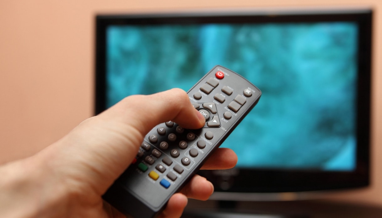 Canone RAI, come pagare (legalmente) solo la metà