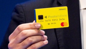 Reddito di cittadinanza: sulla card spuntano le commissioni per prelievi e bonifici
