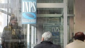 Pensioni, i sindacati bocciano Quota 102: “Via dal lavoro a 62 anni”