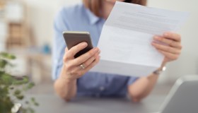 Gas e luce, con l’addio al mercato tutelato fioccano le truffe: i codici da non dare mai al telefono