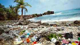 Spiagge come discariche: l’80% è plastica