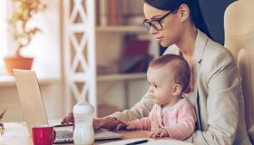 Maternità e lavoro, “I congedi parentali sono un’indennità inutile”