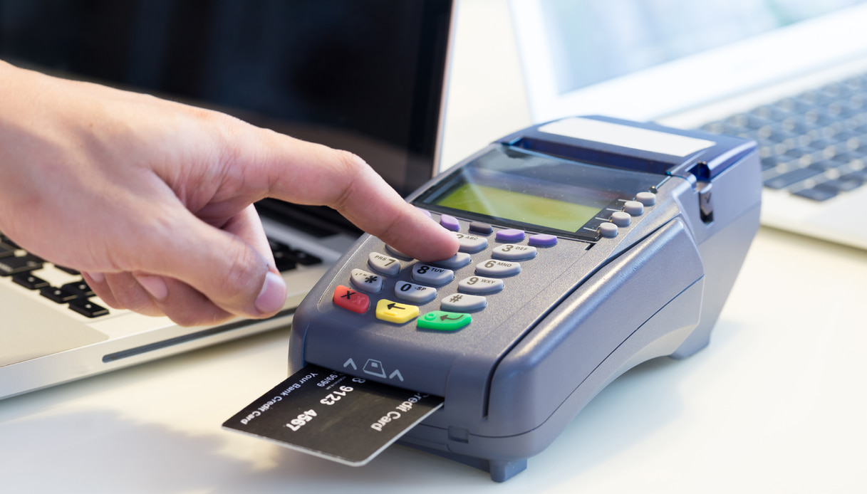 Bloccati i pagamenti dei cittadini russi: caos anche in Italia