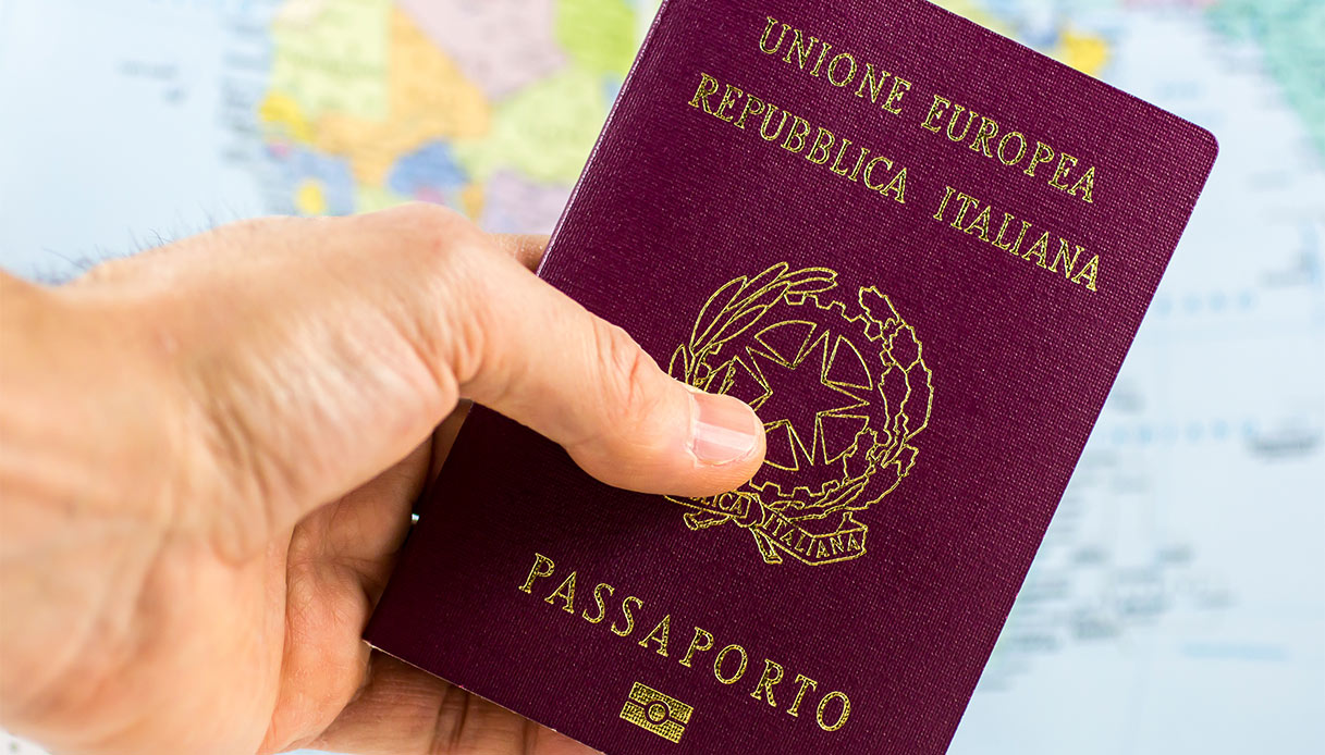 Quali sono i documenti, i costi e le tempistiche per il rinnovo del passaporto