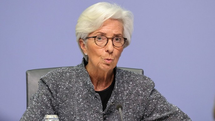 Incubo tassi, da Davos Lagarde “falco”: avanti su rialzi
