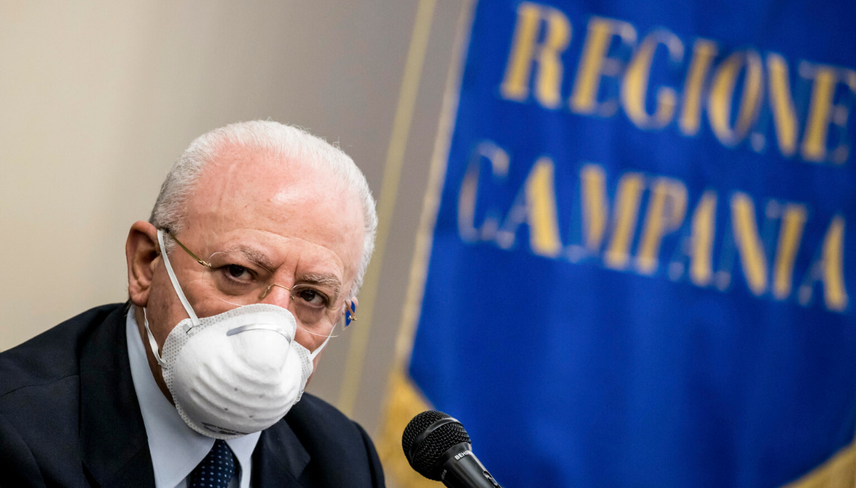 Pensioni, la Regione Campania raddoppia le minime: come funziona il piano De Luca