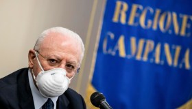 Pensioni, la Regione Campania raddoppia le minime: come funziona il piano De Luca