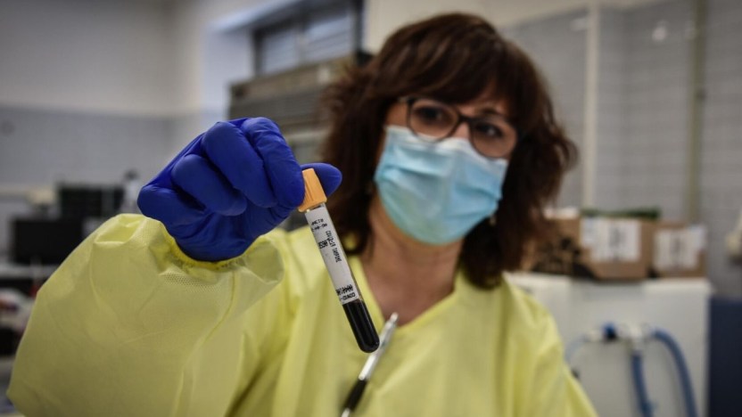 Coronavirus, chi sono i “debolmente positivi” e perché il loro aumento lascia ben sperare