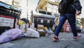 Ogni italiano getta 65kg di cibo l’anno: quanto ci costa e i trucchi per non sprecare