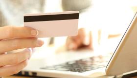 Fineco chiude alcuni conti correnti: chi riguarda e cosa cambia