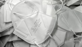 Mascherine Ffp2, ecco i codici certificati CE non a norma e lo strumento di verifica Ue