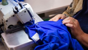 Roberto Cavalli chiude la fabbrica di Firenze dopo 51 anni: cosa succede ora al brand e ai lavoratori