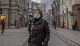 Coronavirus, come ha avuto origine e come si è trasmesso all’uomo: i 4 scenari