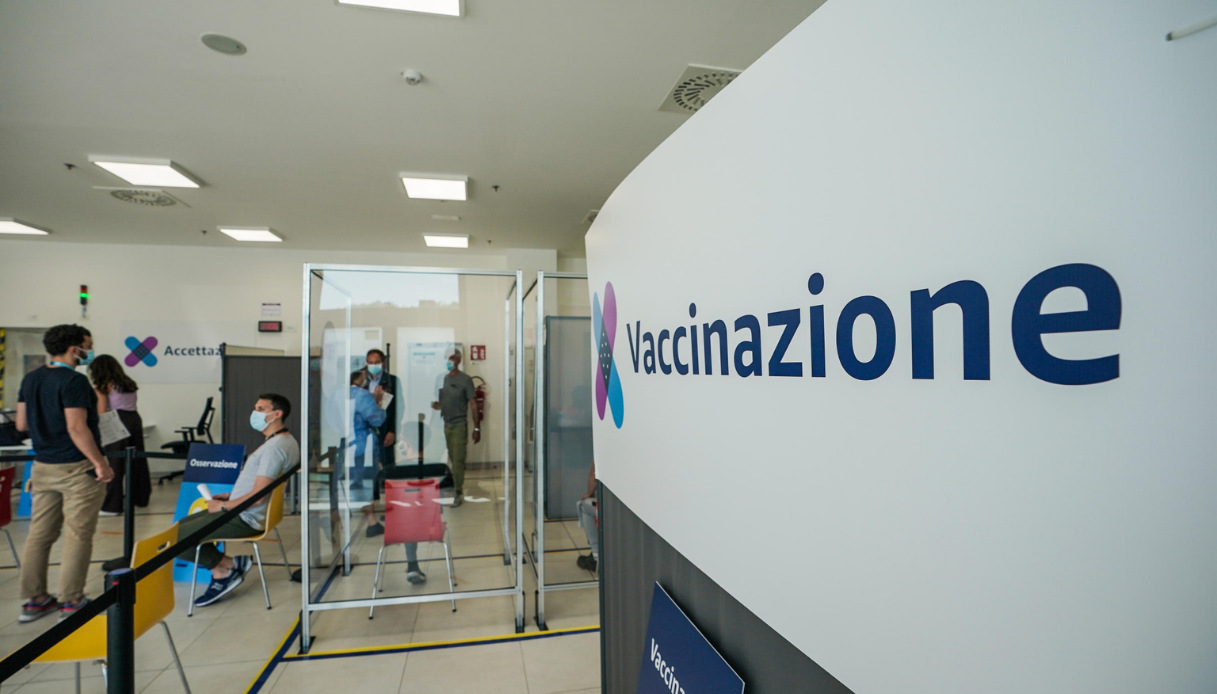 Vaccini, perché si parla della proteina spike tossica e cosa c’è di vero