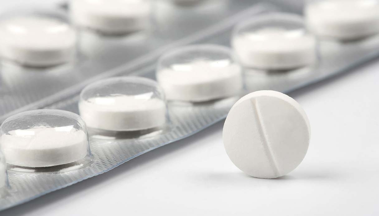 Covid, l’antivirale Merck in Italia dal 4 gennaio: a chi va e quanto costa