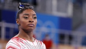 Olimpiadi, Simone Biles vince il bronzo e fa sorridere gli sponsor: quanto guadagna la ginnasta