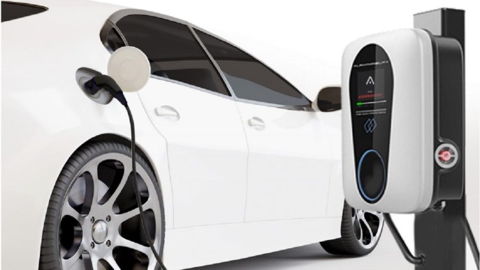 Dall’Italia svolta sulle auto elettriche: “Porteremo ovunque le stazioni di ricarica agli automobilisti”