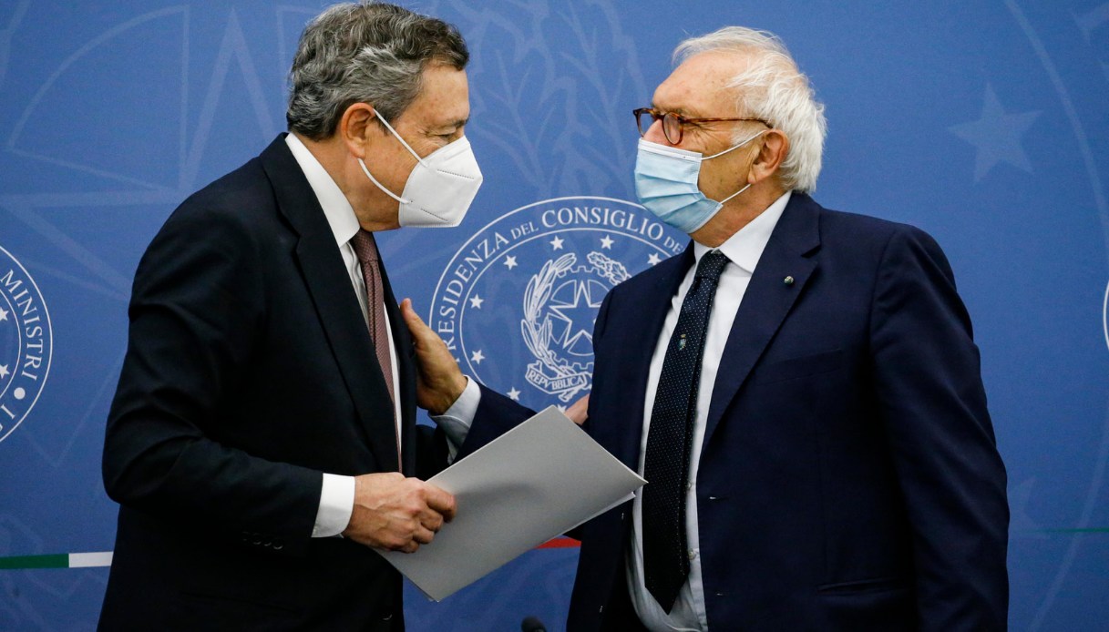 Addio zona rossa per i vaccinati, green pass illimitato, scuola: ecco il nuovo decreto