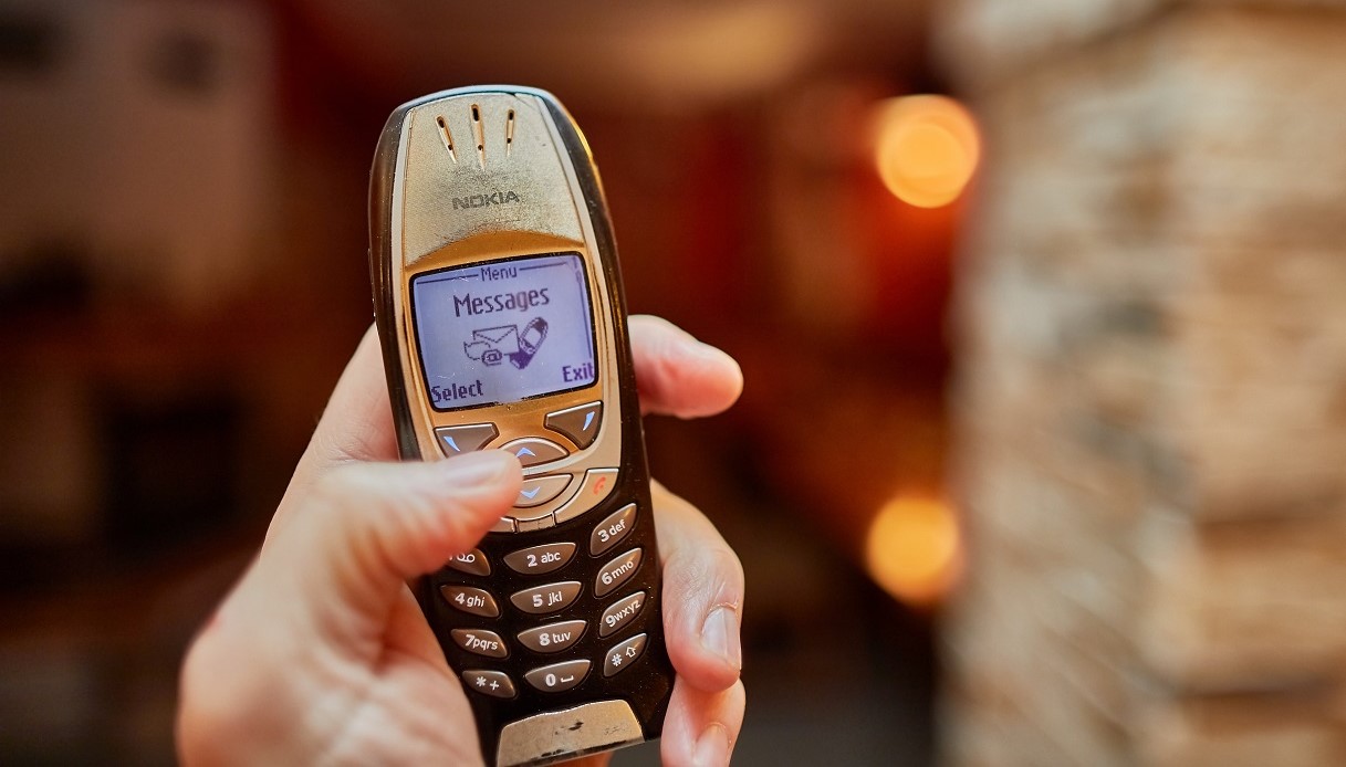 Dopo 20 anni torna il vecchio Nokia 6310 (a un prezzo super low cost)