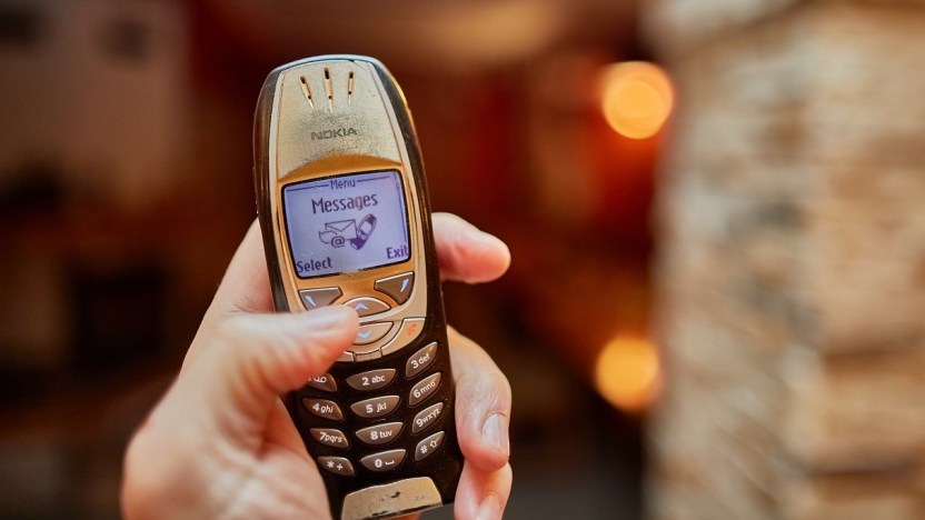 Dopo 20 anni torna il vecchio Nokia 6310 (a un prezzo super low cost)