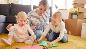 Lavoratrici autonome, a chi spetta l’assegno di maternità e come averlo