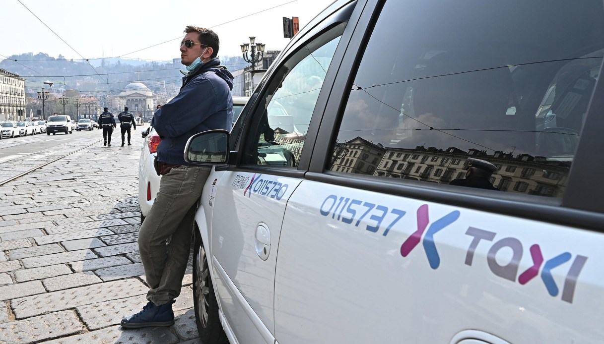 Bonus taxi per viaggiare con il 50% di sconto: come funziona