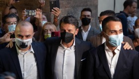 Il M5s cambia faccia, sì al finanziamento pubblico ai partiti: che fine fanno i soldi