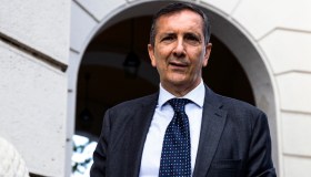 Tim crisi senza fine, accordo sull’uscita di Gubitosi: quanto prende con le dimissioni