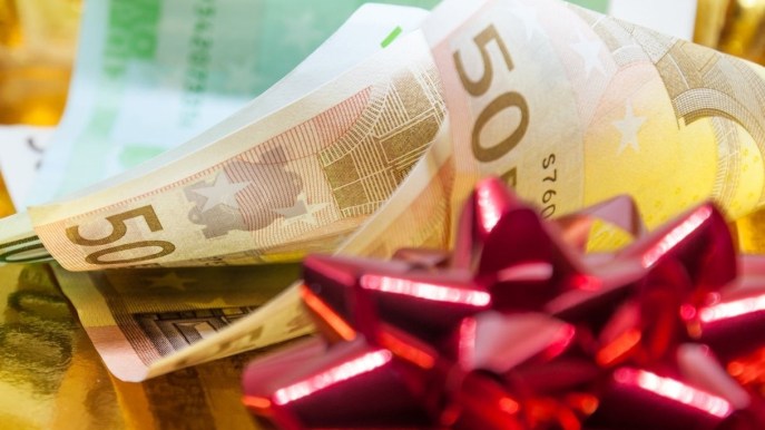 Inflazione e rincari spengono il Natale: budget ridotto e meno entusiasmo