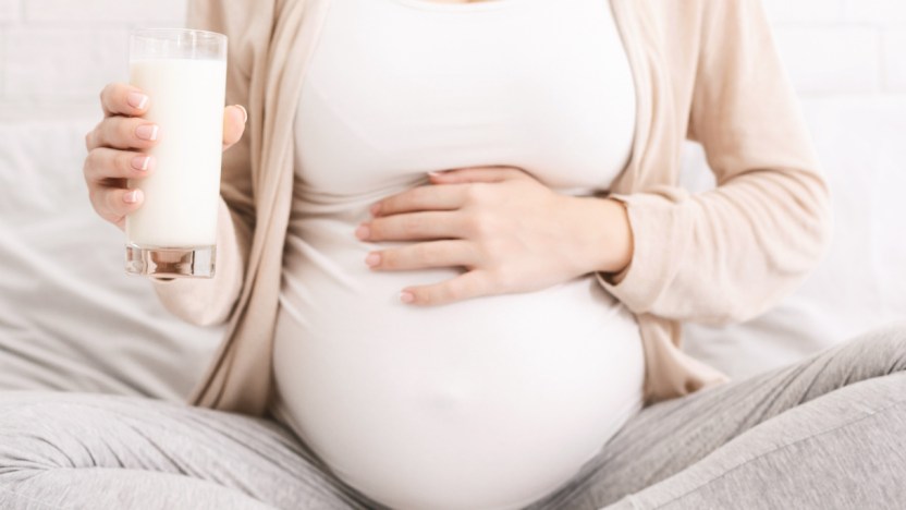 Mamma positiva, il virus si può passare in caso di allattamento? La nuova scoperta