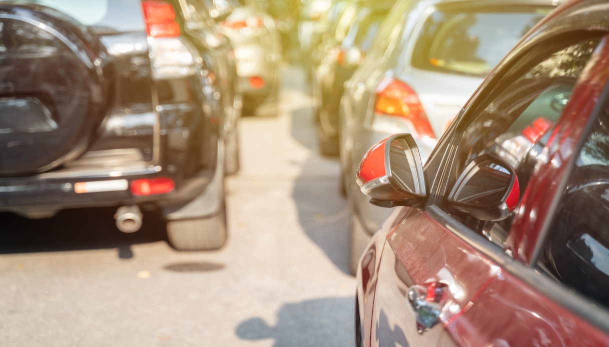 Risparmiare sul carburante? Ecco le auto che consumano meno