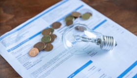 Bolletta della luce, dal primo luglio scattano gli aumenti: come risparmiare 113 euro