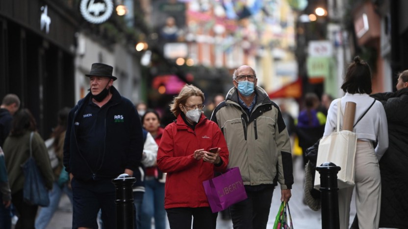 Contatto a basso rischio con un positivo, nuove regole: cosa si intende e cosa fare