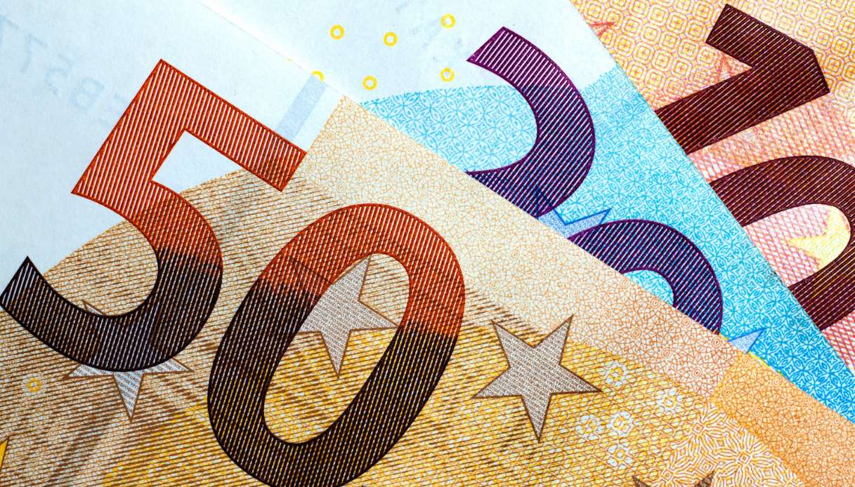 Nuovo Dl Sostegni, altri ristori in arrivo: a chi spettano e cosa cambia nel 2022