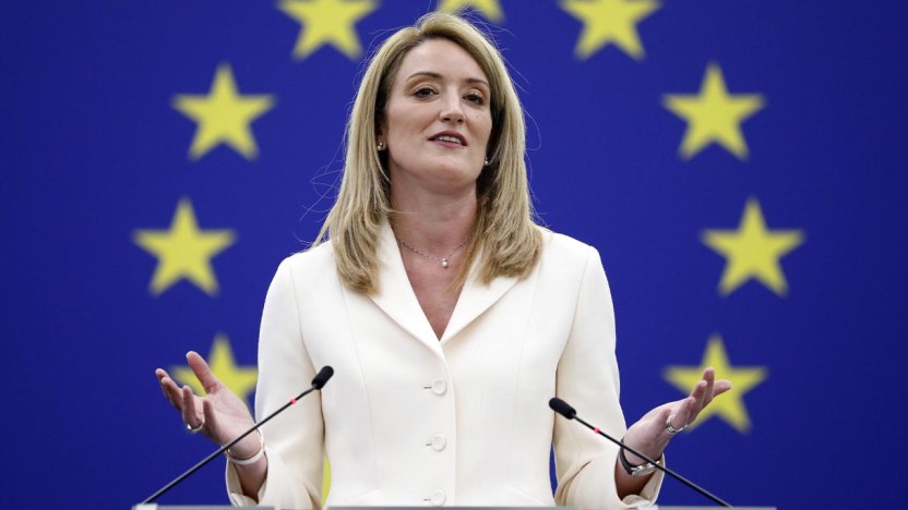 Chi è la nuova presidente del Parlamento europeo e quanto guadagna