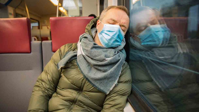 Paura Omicron, può causare paralisi del sonno