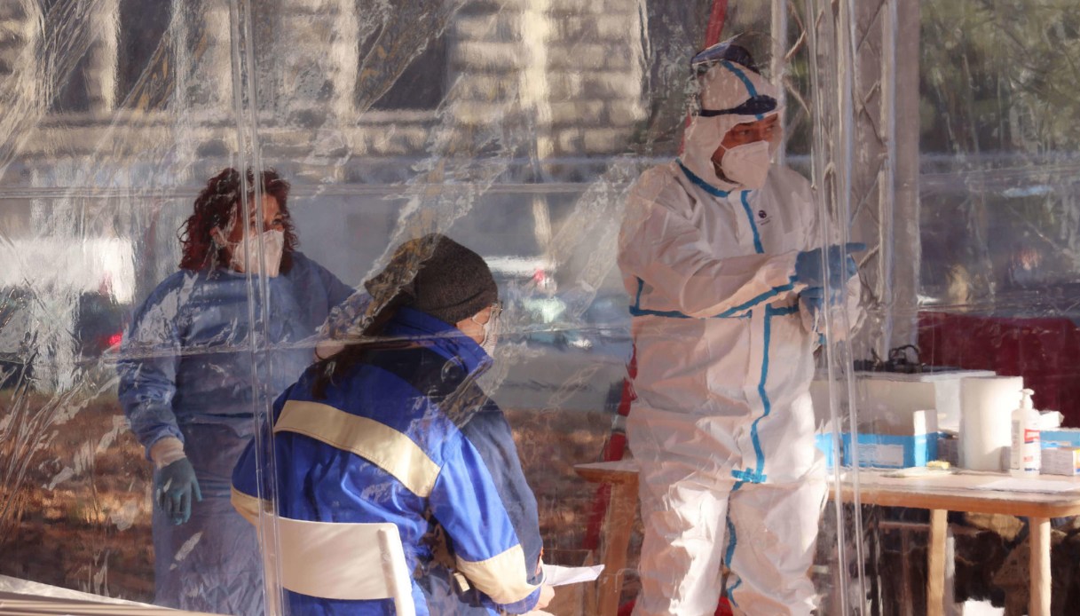 Incubo questionario Covid: le nuove regole per quarantena e tamponi