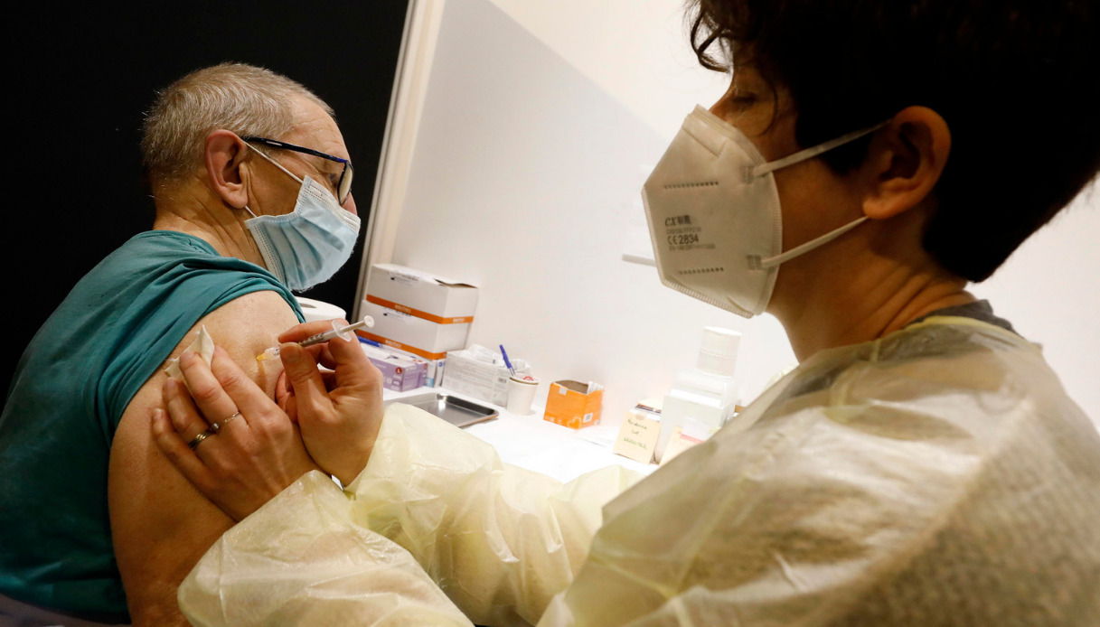 Quanto è veramente efficace la terza dose e a cosa serve davvero