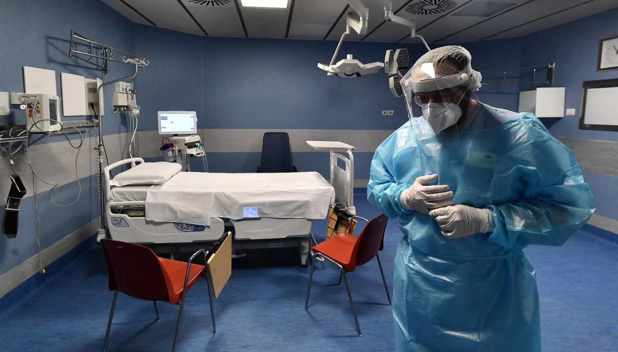 Chi colpisce di più ora il Covid: massima allerta per Omicron 2 e 3