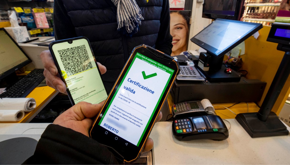 Green pass, scatta super proroga Ue: fino a quando dura e come funziona