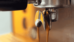 Vent’anni di Euro: +100% per una tazzina di caffè