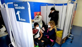 Ecco il vaccino per i bambini dai 6 mesi ai 5 anni: quando arriva in Italia