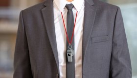 La tutela del whistleblower in Italia: conviene “soffiare il fischietto”?