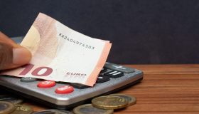 Pensioni di aprile, assegno più alto e pagamento ancora in anticipo?